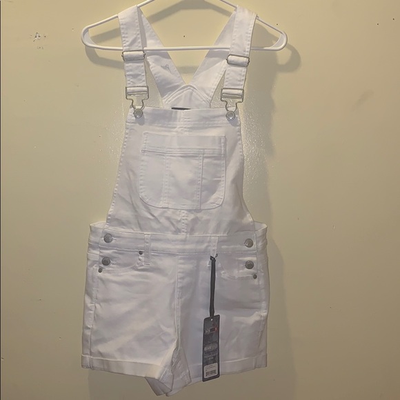 Blue Spice Denim - Blue Spice, white denim shortfall, size Juniors 5 Blue Spice Denim - Blue Spice, white denim shortfall, size Juniors 5